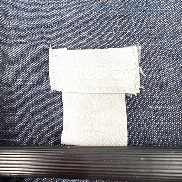 NEW Chico's Womens Size 1 Medium US 8 Blue Denim Blouse Shirt Top Winter Cozy - Picture 2 of 9